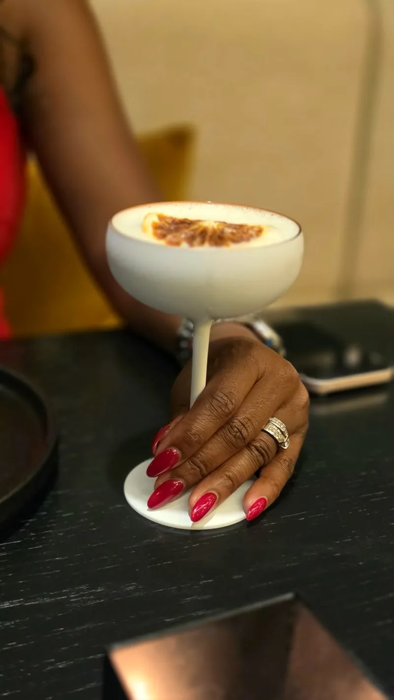 Cocktail i baren